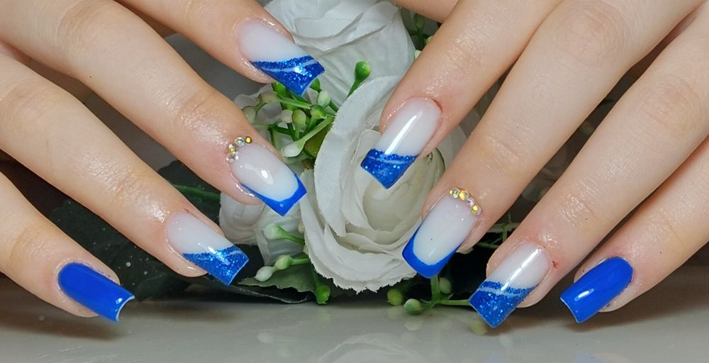 Unghii cu gel și semi