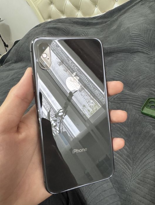 Продам iPhone xs