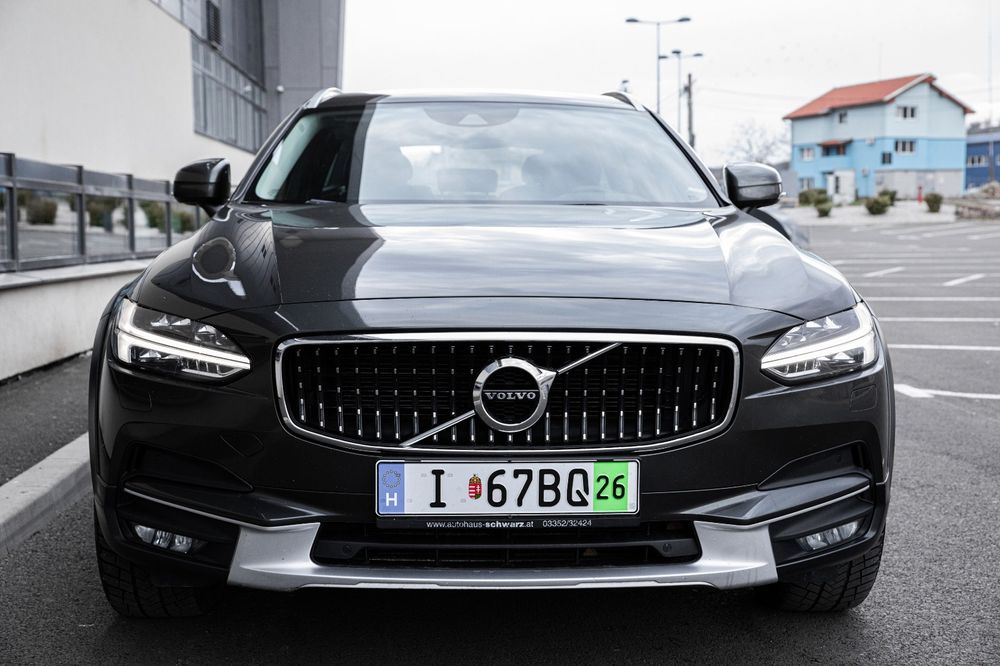 Volvo v90 cross country