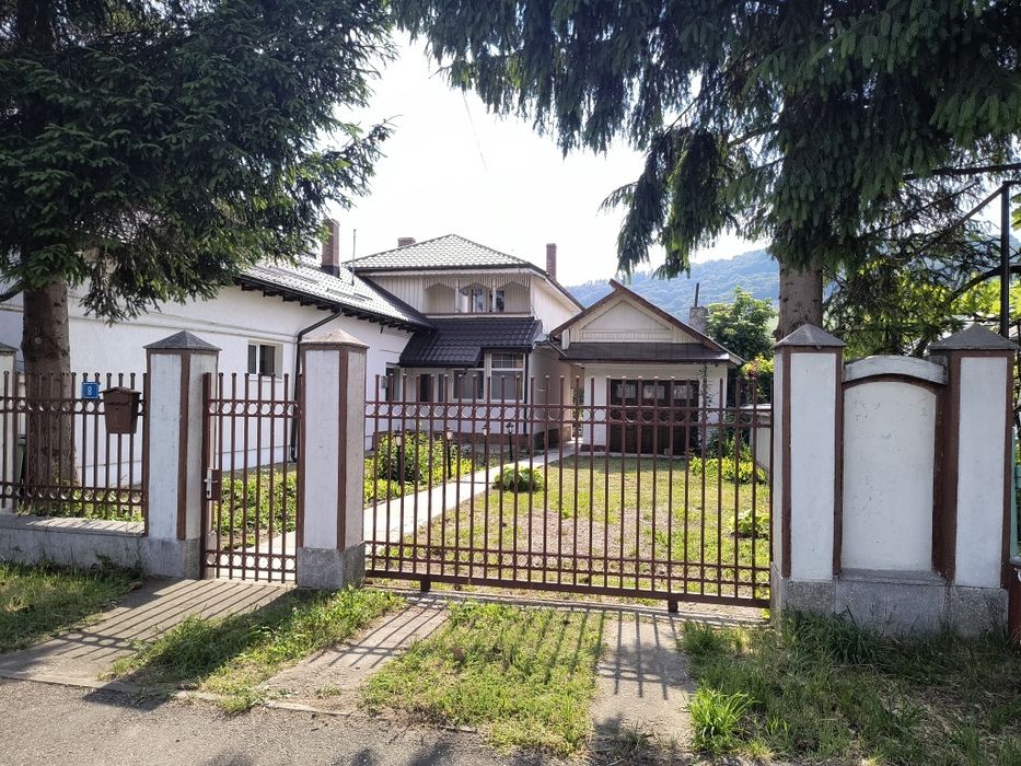 Casă cu grădină, 174mp, cărămidă+lemn, teren 480mp