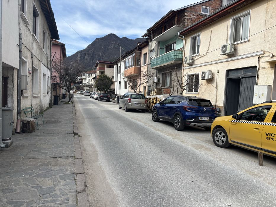 Продава се Къща в Девин - 76 кв.м за 550 €/кв.м - Снимка #3