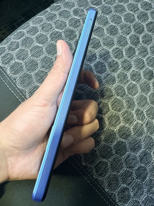 HYC E-5 4+4/64GB