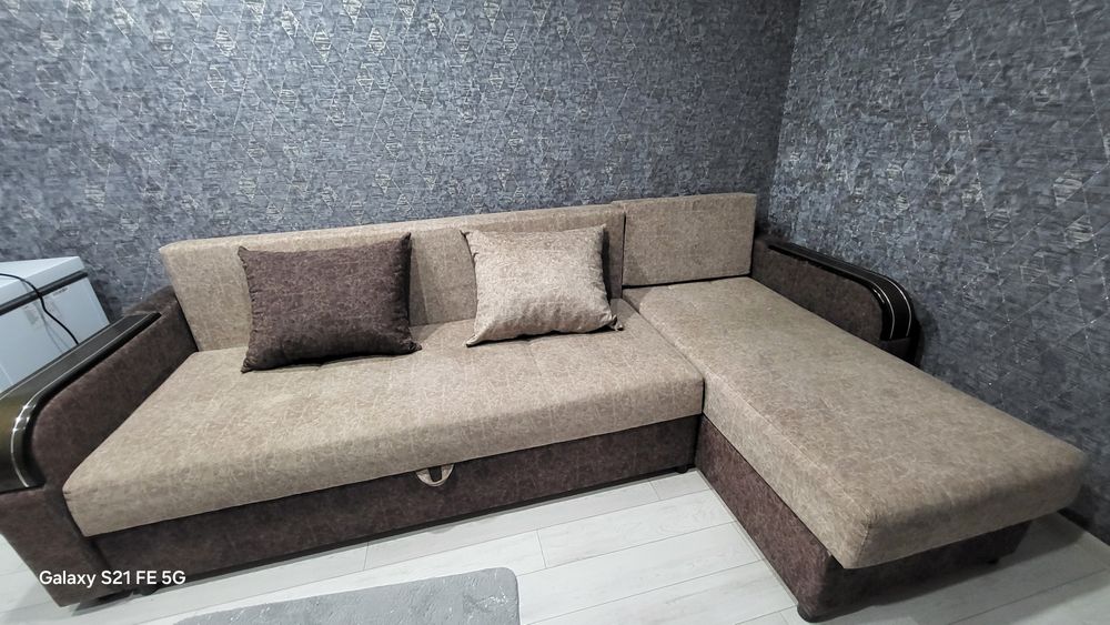 Продам диван угловой