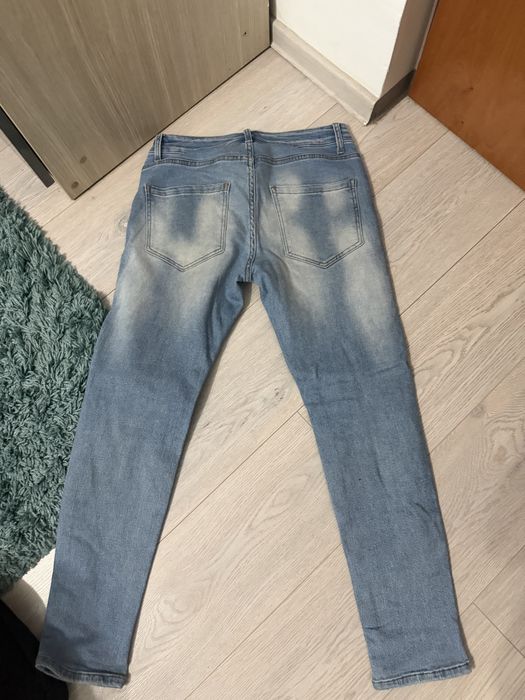 Blugi cu stropi de vopsea de vanzare!!