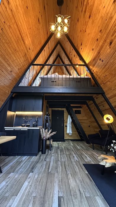 Cabană A-FRAME cu ciubar de închiriat