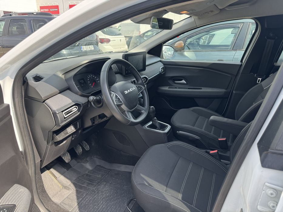 Dacia Jogger 2024 Facelift Motor 1.0 Beznina + GPL 100 CP ECO G-100 6 Trepte TVA inclus si Deductibil ! KM 90.000 REALI , Unic Propietar