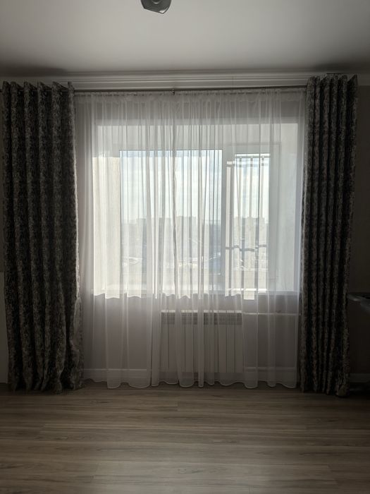 Продам комплект шторы, тюль и карниз
