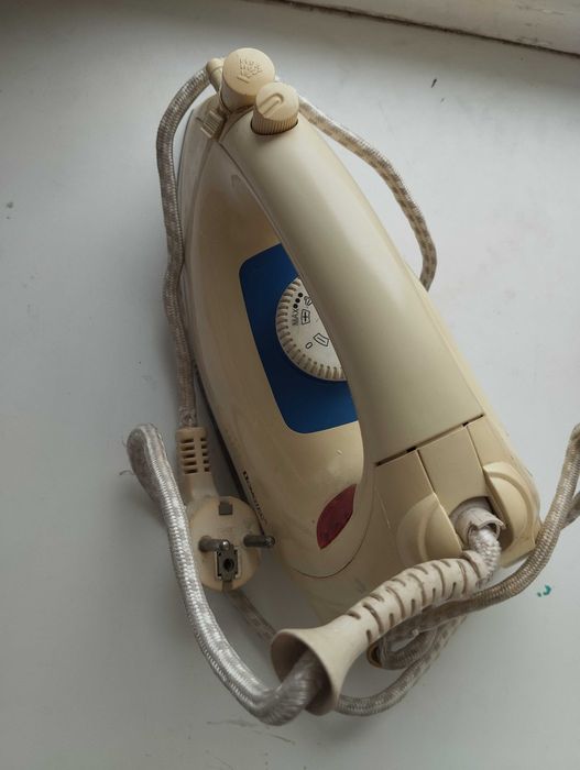 утюг      продам