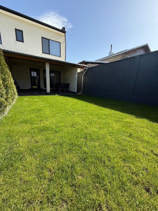 Vand casa duplex Lisaura