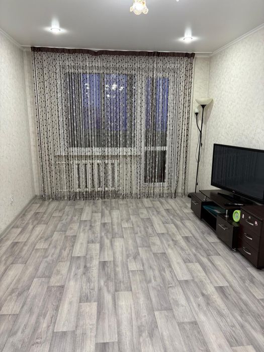 Продам 1 ком квартиру центр .