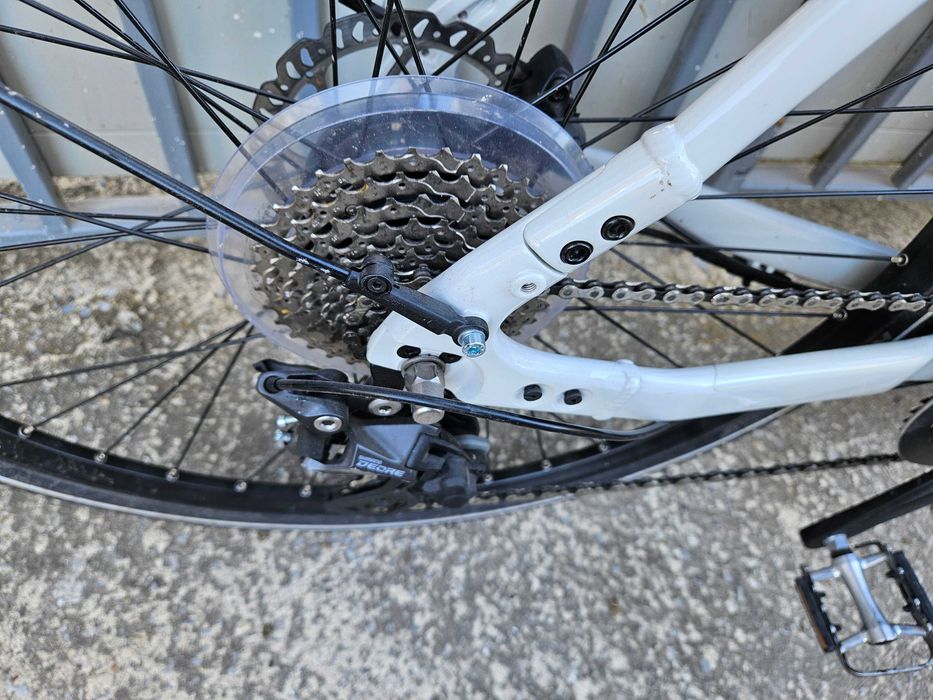 Електрически велосипед 28 цола MOMENTUM VOYA E+3