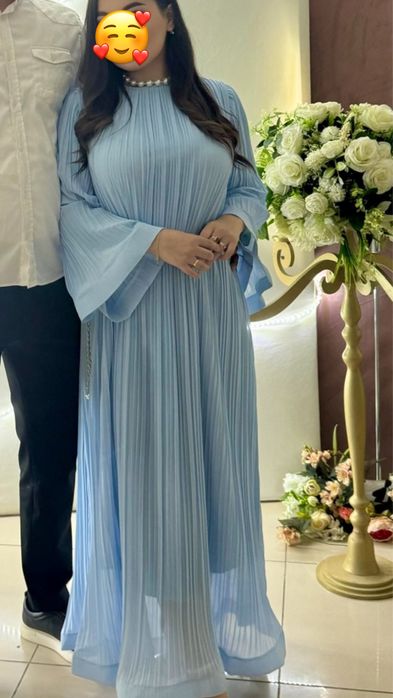 Продам платья, двойки, кофту и плащ кожаный