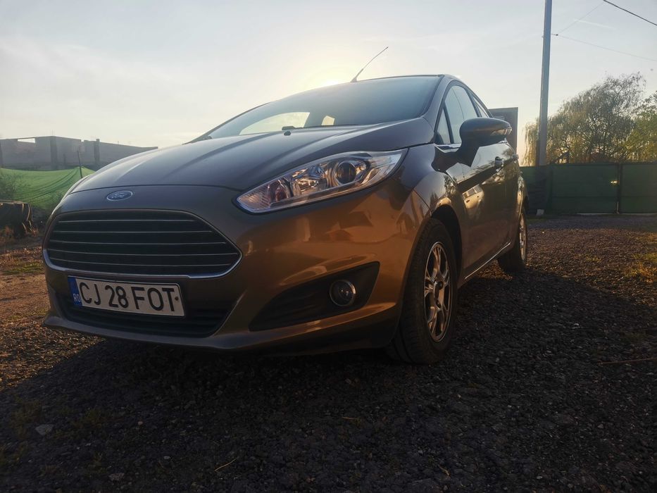 Vând Ford fiesta
