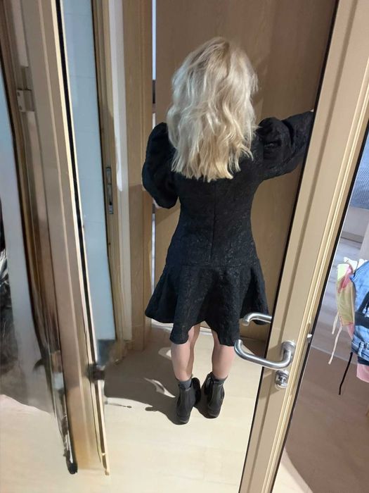 Нова рокля с буфан ръкави HM