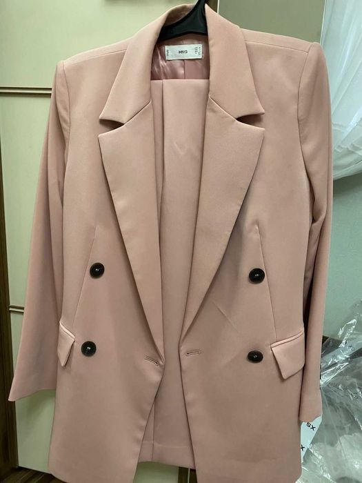 Женская одежда, платья