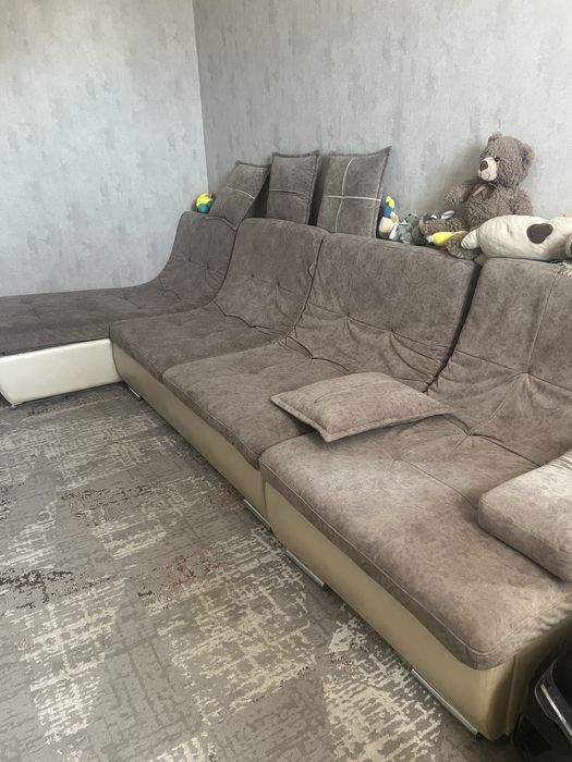 Продаю диван угловой