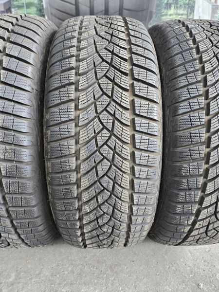 215/55/17 GOODYEAR 4бр