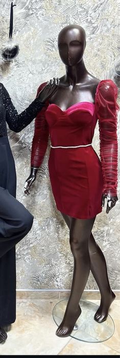 Дамска рокля носена е за няколко часа