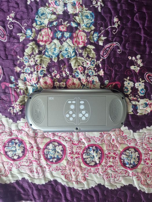 Consola portabila retro