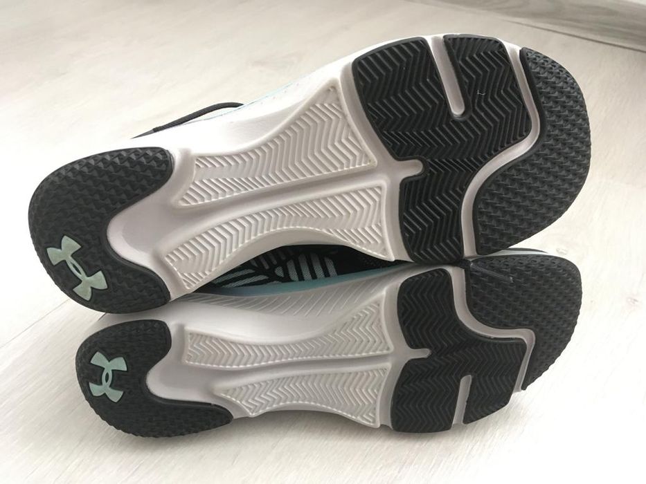 Vând adidași Uander Armour dama, mărimea 40,5