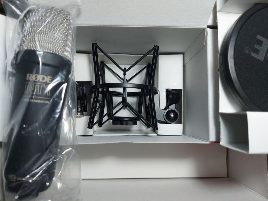 Микрофон Rode NT1 5th Generation черный, серебристый
