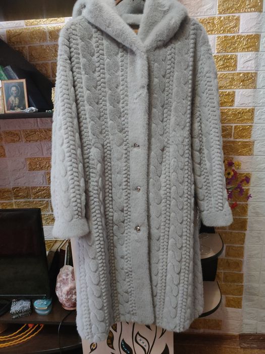 Шуба под норку,новая,мех искуственны,шикарная.й