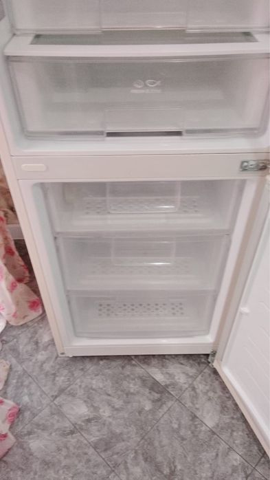 Продам холодильник LG