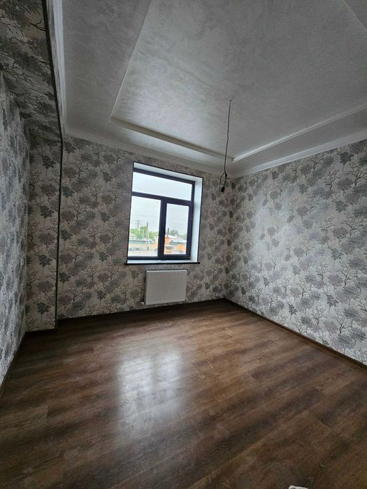 3 хоналик квартира 2 кават кирпичный дом, 7 микр, чупбозор