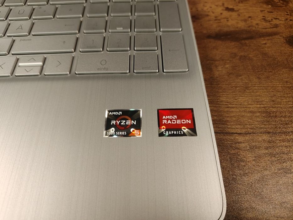 HP Laptop 15s AMD Ryzen 5 5500U Чисто нов
