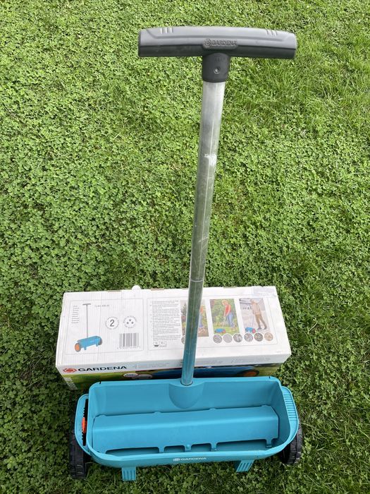 Dispozitiv de imprastiere Gardena Classic 300, 10 l, 45 cm