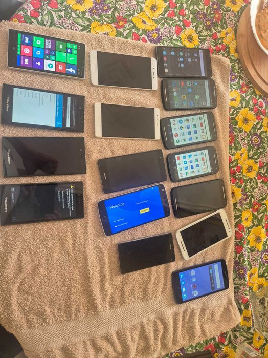 Lot telefoane  35 ron
