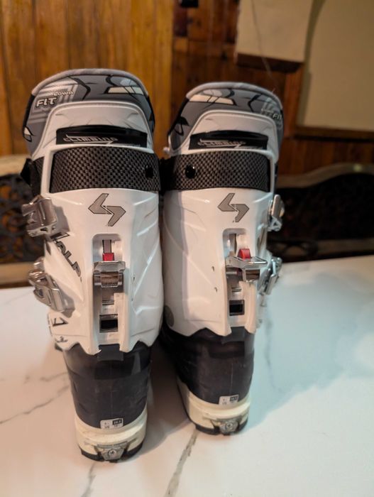 Употребявани Ски с автомати   и Ски обувки