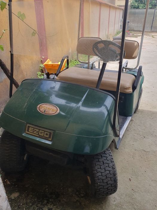 Masina de golf EZ-GO electric