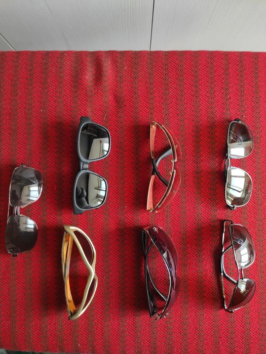 Ochelari de soare, model diferite, lentile cu diferite filtre