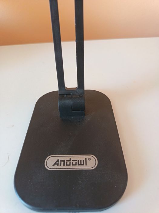 Suport universal pentru telefon