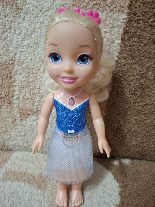 Кукла Эльза Дисней.