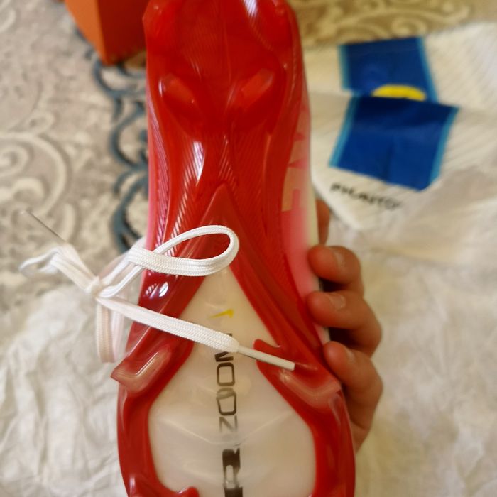 Butsa sotiladi air zoom vapor 16 elite  yangi umuman kiyilmagan