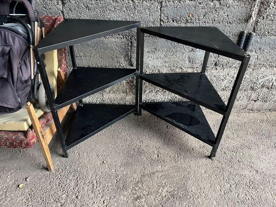Продам угловые полки металлические