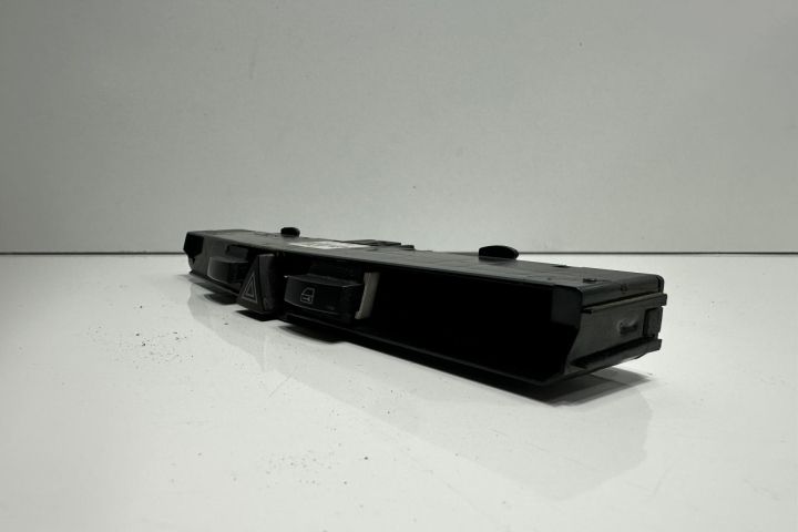 Buton Avarie  03758075 Opel Astra H