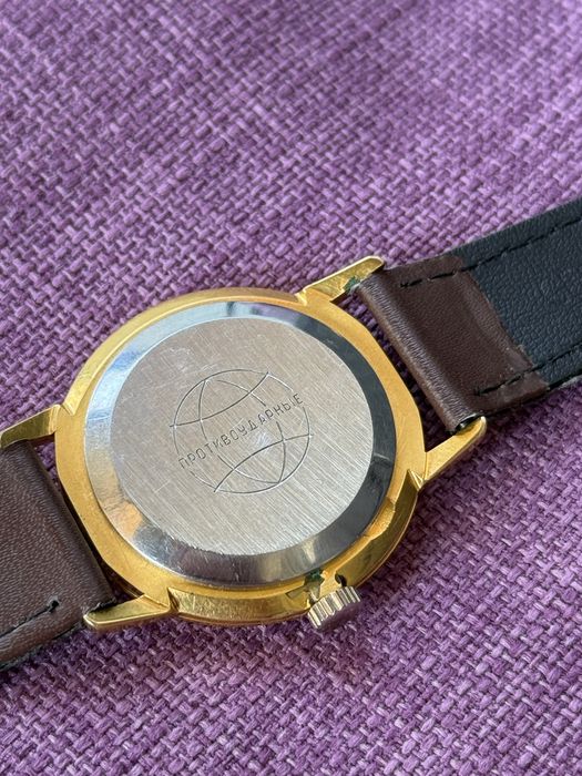 Ceas Raketa anii 1970  placat cu aur
