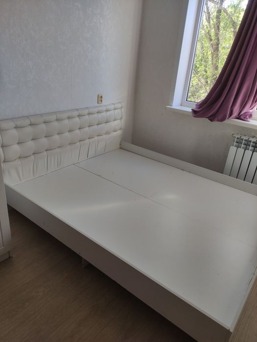Кровать двуспальная