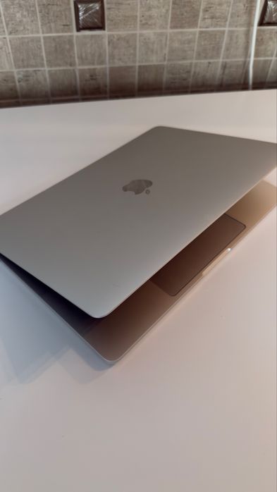 apple macbook pro m2 - Laptopuri oferte online | OLX.ro