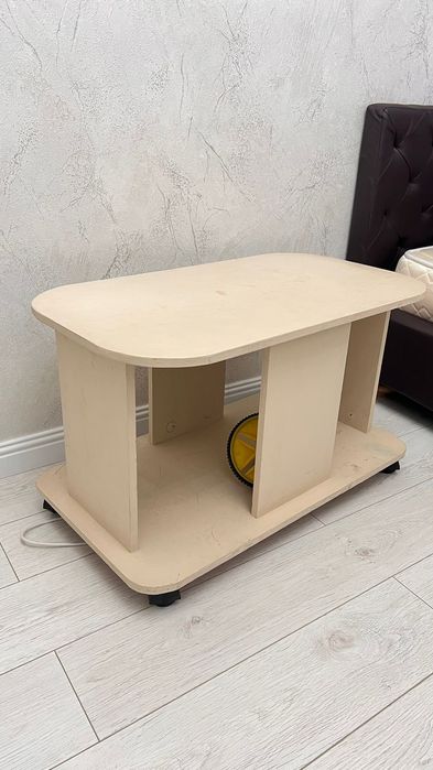 Журнальный столик б/у