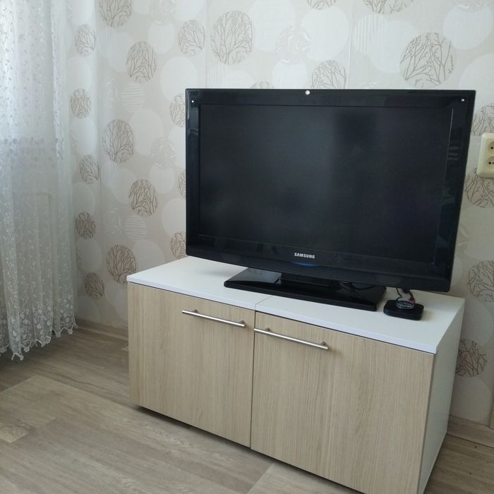 Продам тумбу под ТВ.