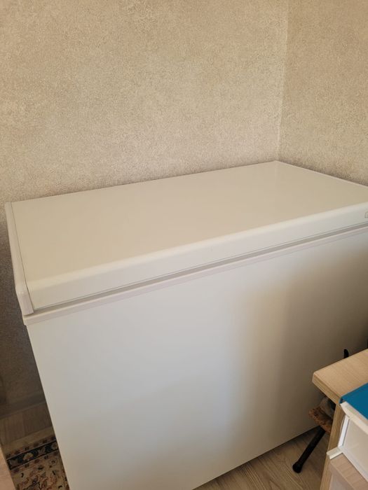 Продам морозильник
