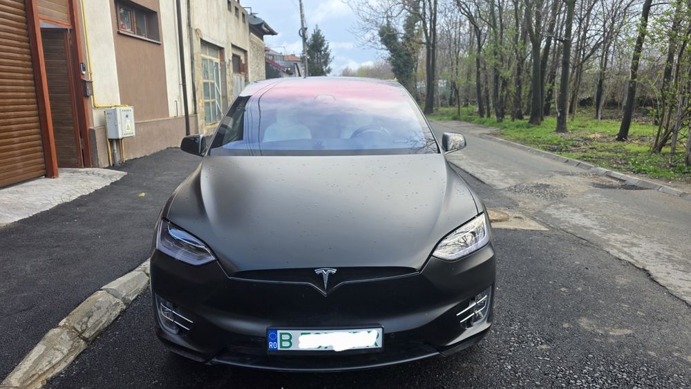 Tesla  Model X 100D prețul este in euro