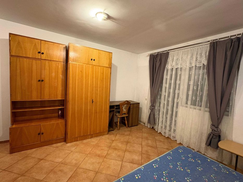 Garsonieră de închiriat cu loc de parcare