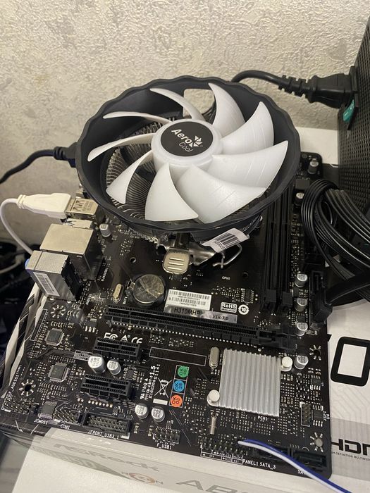 Комплект i3 8100 8gb ddr4 h310 кулер