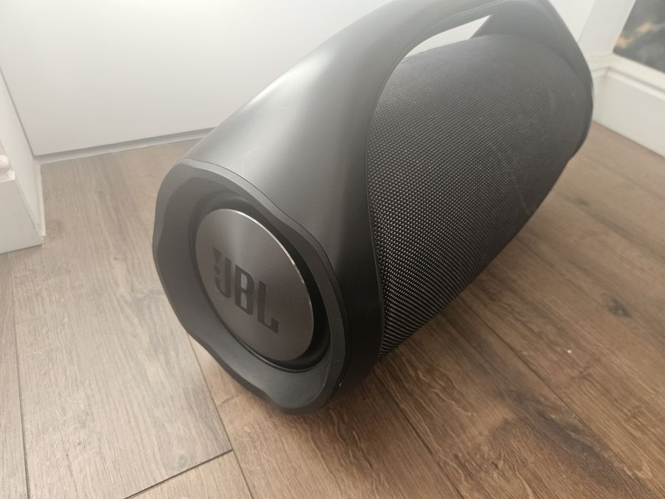 Boxa portabila JBL Boombox, funcționează  impecabil, bass puternic