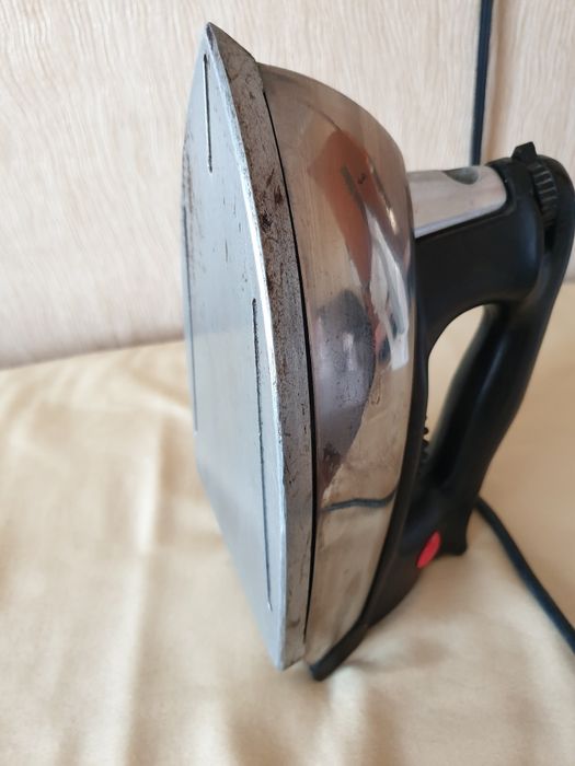 Продам утюг советский